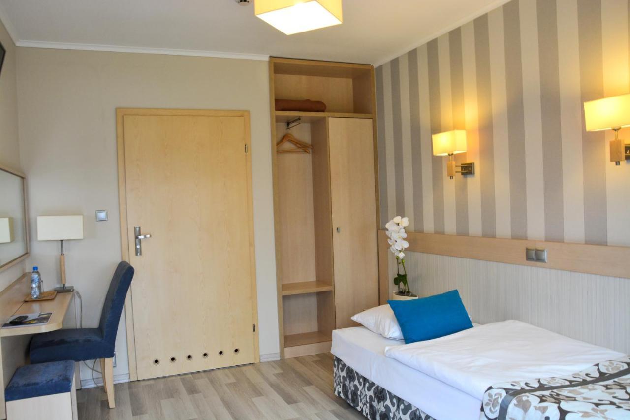 גריפיצה Restauracja 32 Motel מראה חיצוני תמונה