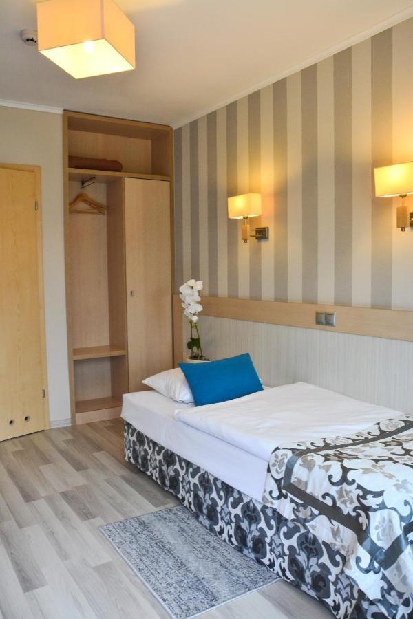 גריפיצה Restauracja 32 Motel מראה חיצוני תמונה