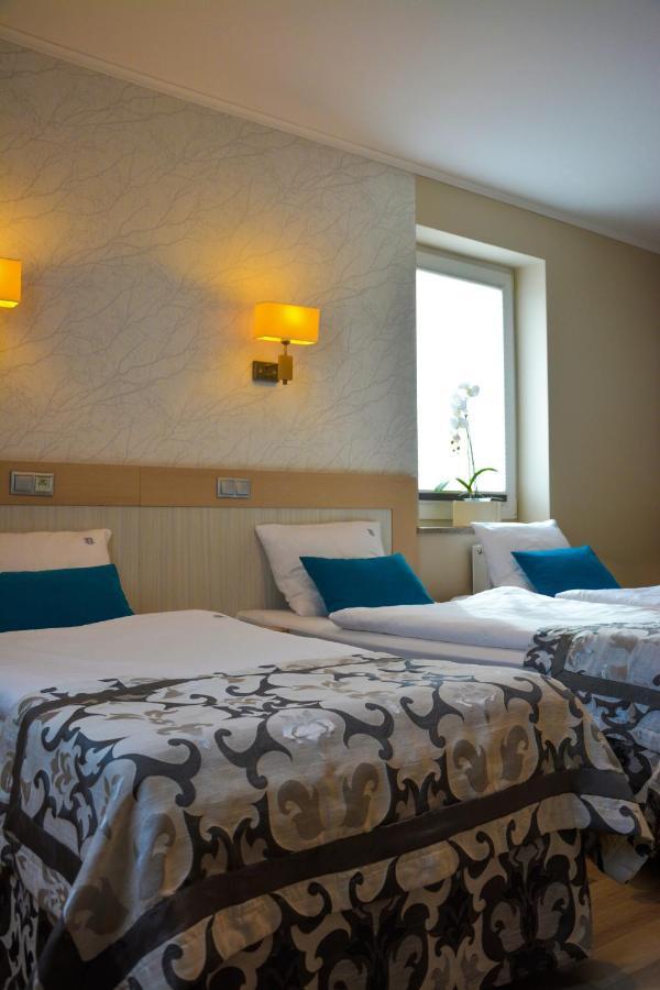 גריפיצה Restauracja 32 Motel מראה חיצוני תמונה