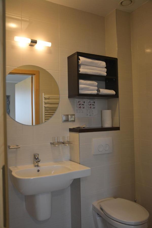 גריפיצה Restauracja 32 Motel מראה חיצוני תמונה